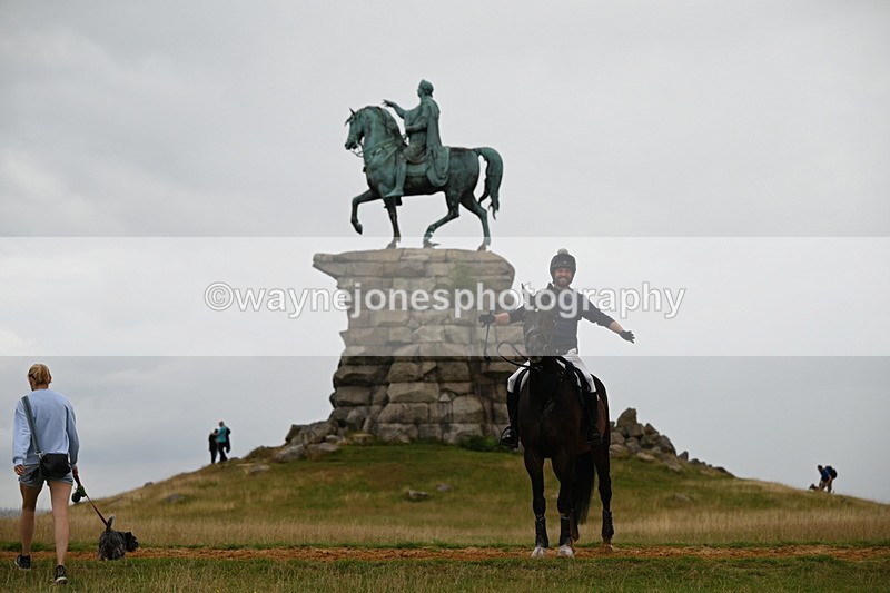 DSC_5722 - Time at Statue 11:46 to 12:16