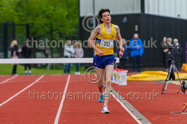 Opener25-924621 - Track Male