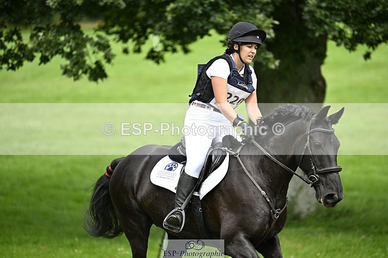 240803-143106-08240 - 220-Eleanor_Newcombe-MR_DARCY