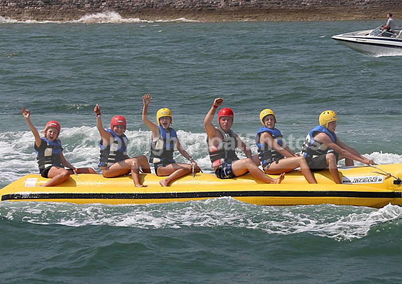 130721 BANANA BOAT NESTEL WT7A0612 - Water Skiiers / Wakeboarders