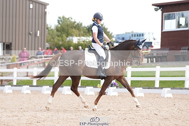 250906-104103-01538 - 006-Verity.PerryVogue