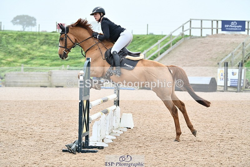 241102A-113934-04361 - SAT Cls 9 British Novice and 90cm Open