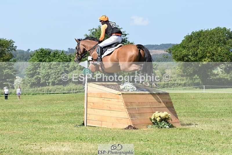 230527-105242-08747 - 260-LOW_MOOR_LUCKY-Tom_Woodward-XC