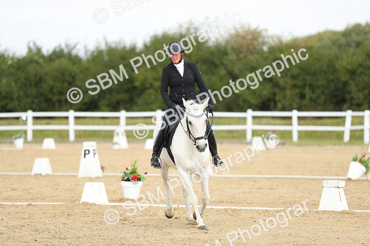 SBM_016327 - Class 13 - Novice 23 - 11.25-12.35