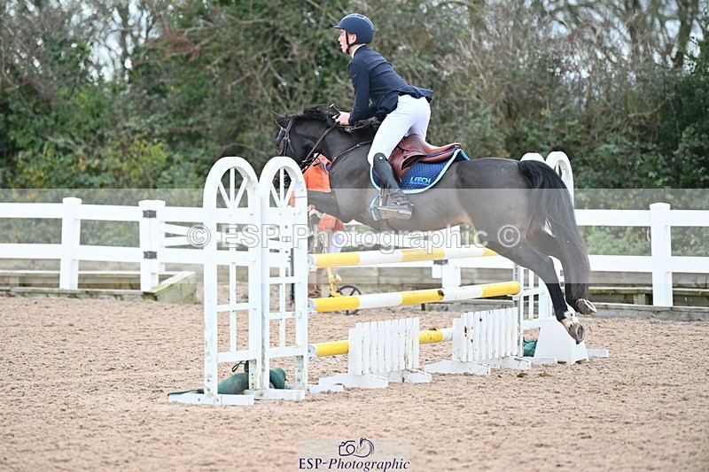 231119A-115550-05539 - Sun Cls 5 Newcomers & 1m Open