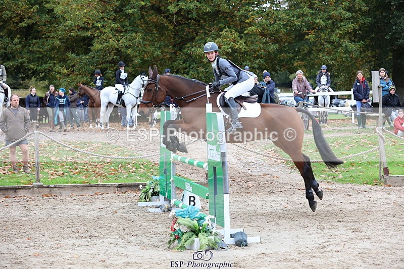 251026A-135042-26092 - G-516-Zara.Bucknell