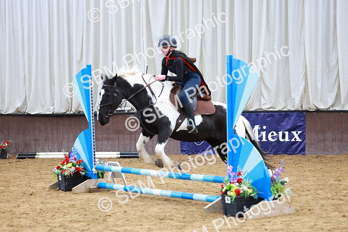 SBM_001536 - Class 3 - Horse & Hound (60cm)