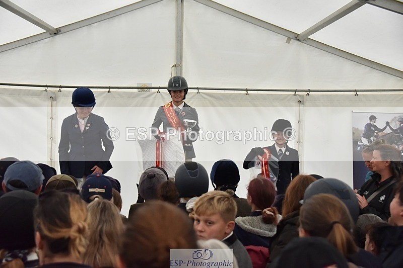 230825-171254-12989 - Friday 60cm and 70cm presentations