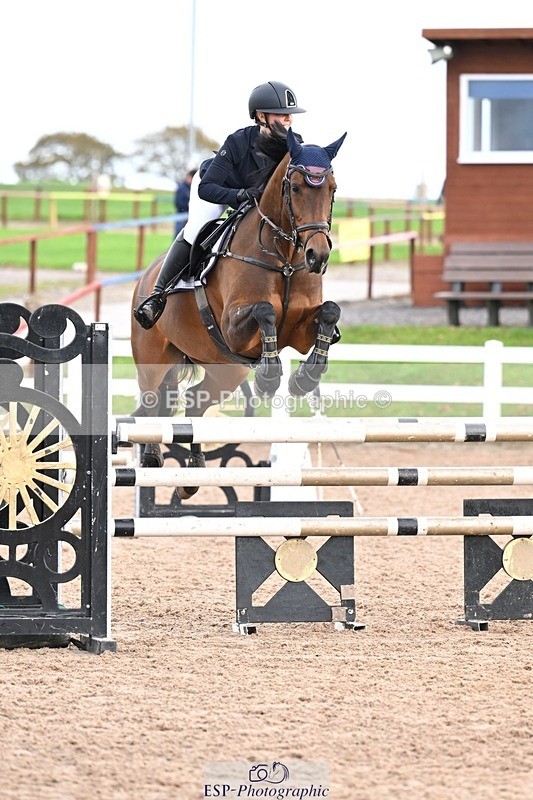 251022-131503-00512 - Cls 4 Snr Newcomers 1.10m