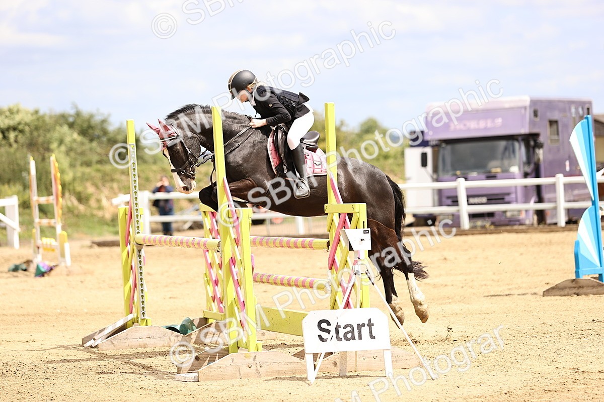 SBM_000355 - Class 4 - 1m showjumping