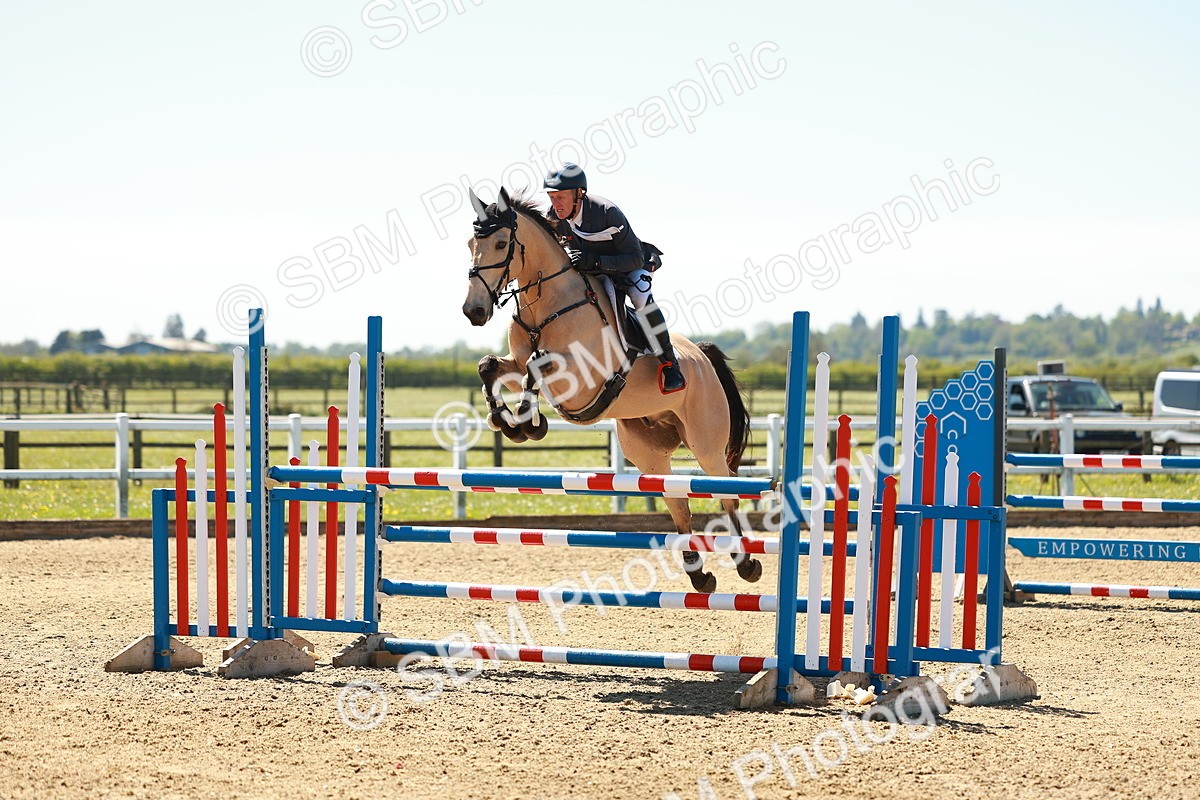 SBM_001216 - Class 4 - Senior Newcomers 1.10m