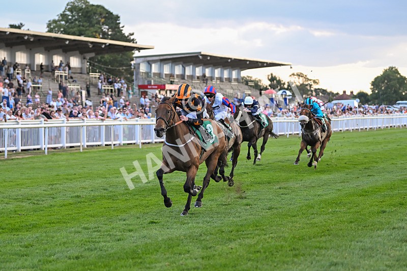 150825-Race 3-South Parade-2713 - Race 3