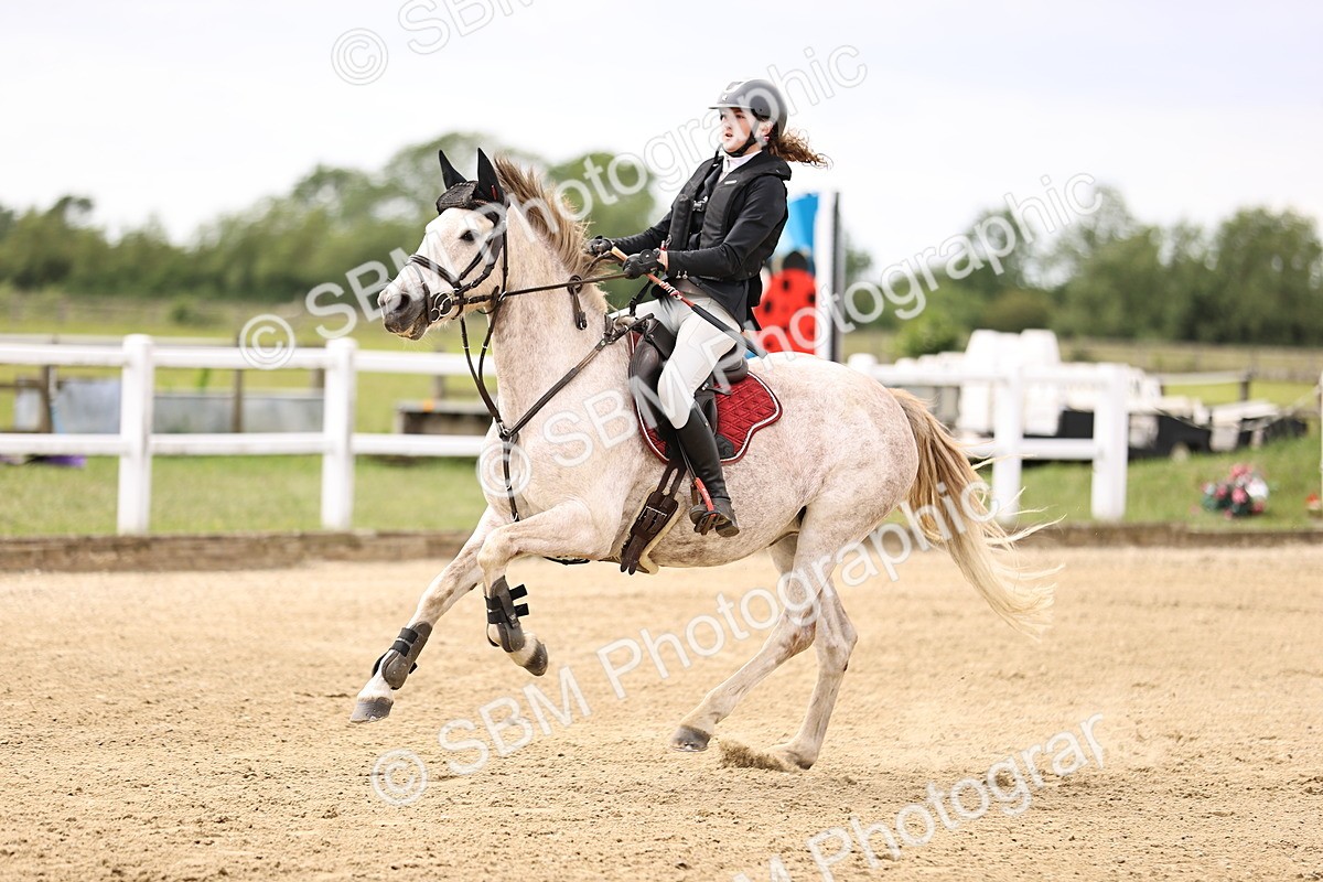 SBM_000329 - Class 4 - 1m showjumping