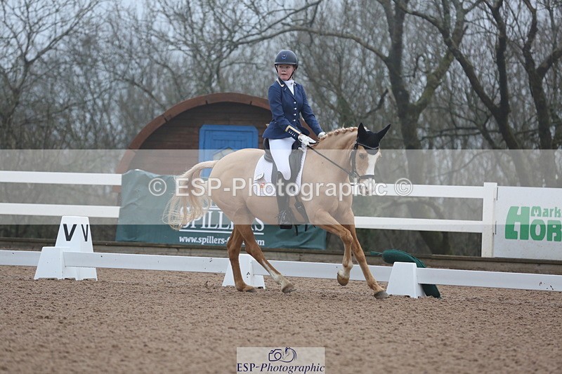 240217A-083411-00030 - 216-Olivia.Luscombe-Rosewater.Chamonix