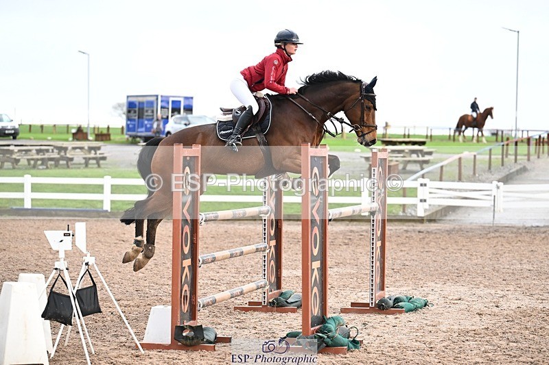 251206-133750-01148 - Cls 13 Snr Foxhunter and 1.20m