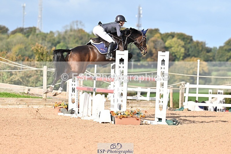 251005-102407-02747 - Cls 15 Foxhunter and 1.20m
