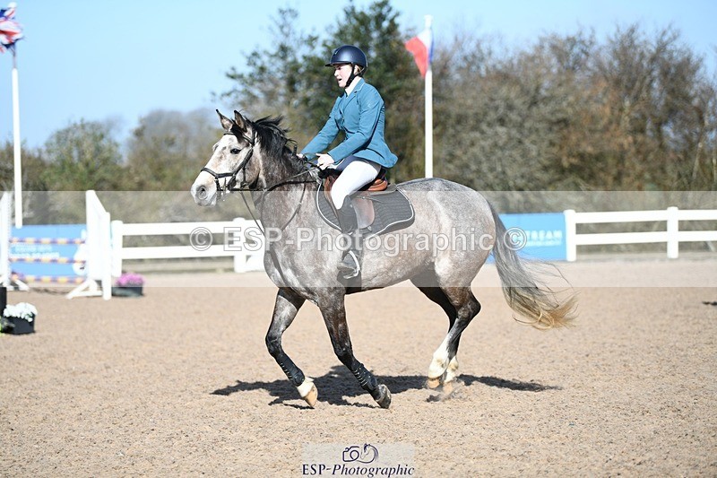 250330-101114-06023 - Cls 32 British Novice and 90cm