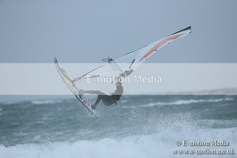 WS 030413-91 - Windsurfing