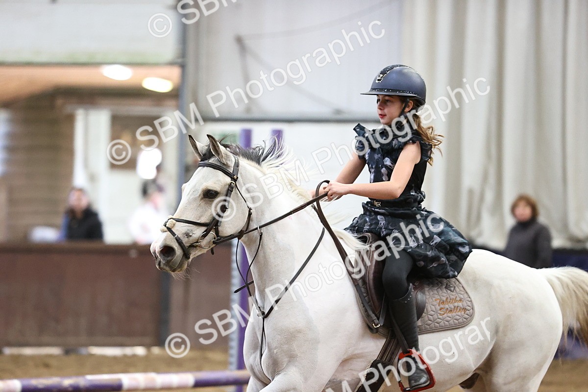 SBM_001627 - Class 3 - Horse & Hound 60cm