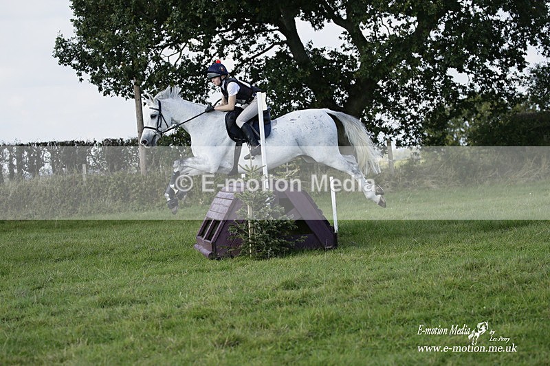  WWHT 171021 3988 - Open (1.00m)  17/10/21