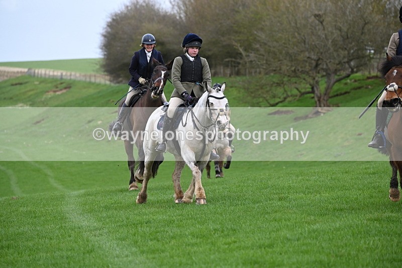 WJ6_9377 - Line Three