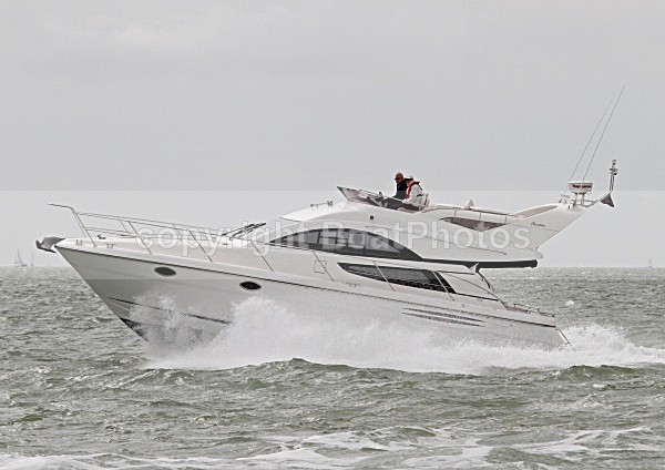 100501 PHANTOM IMG_7058jpg - Flybridge Cruisers