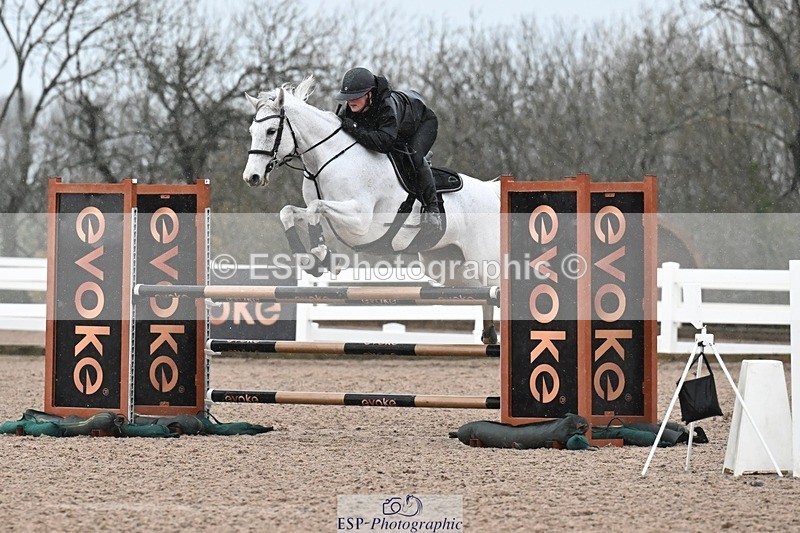 251205-125032-00545 - Cls 7 Snr Newcomers and 1.10m