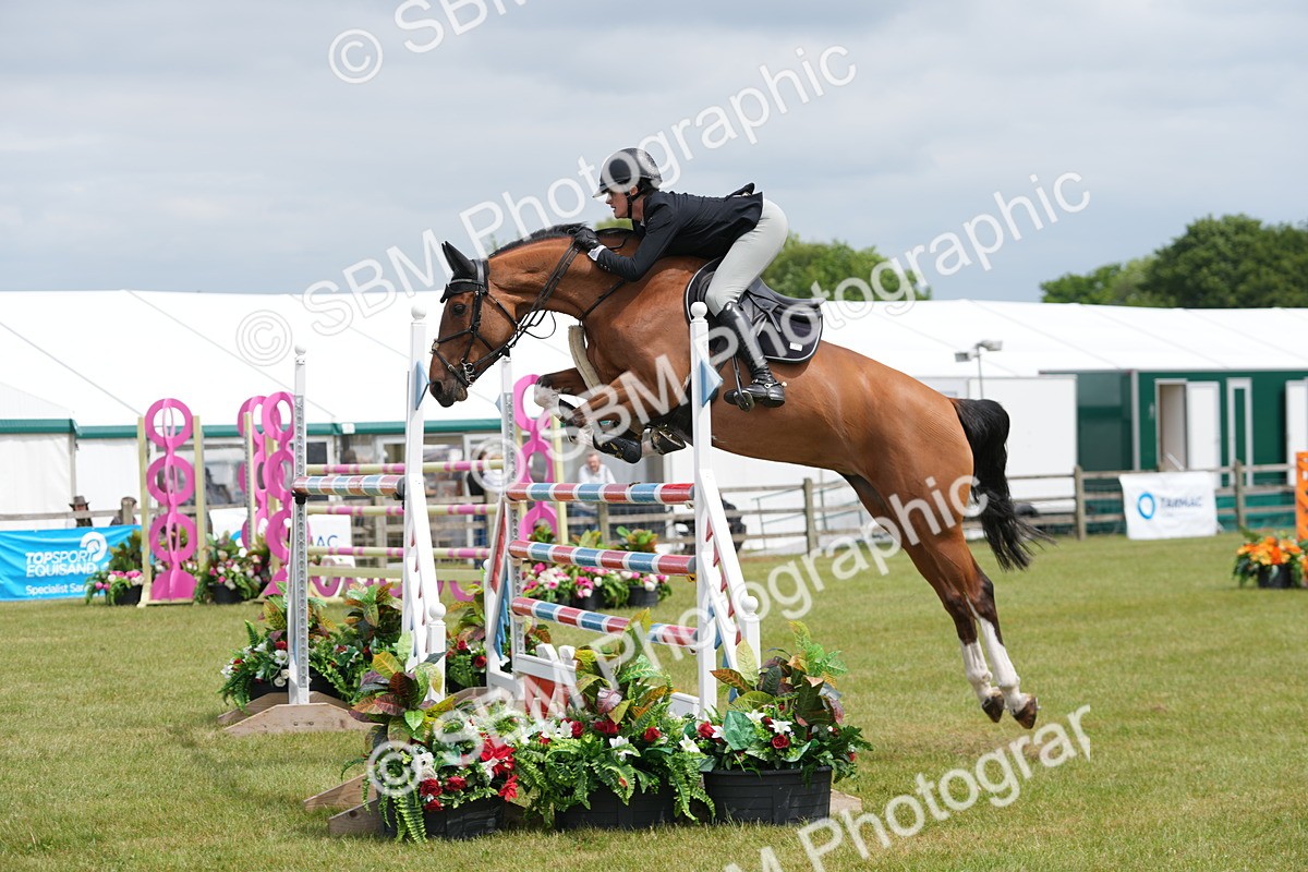 SBM_06509 - Class 202 - National 1.40m Open