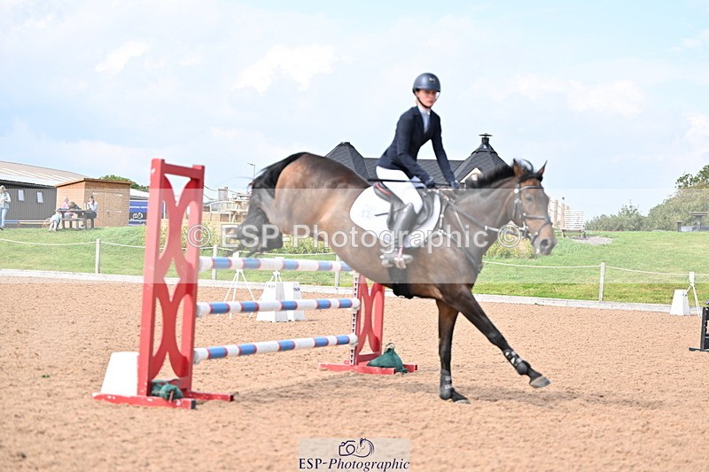 240828A-145538-01068 - Cls 4 Snr Newcomers and 1.10m Open