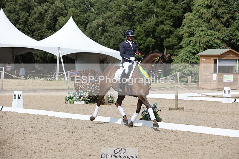 250809A-155928-04710 - Medium GOLD Presentations