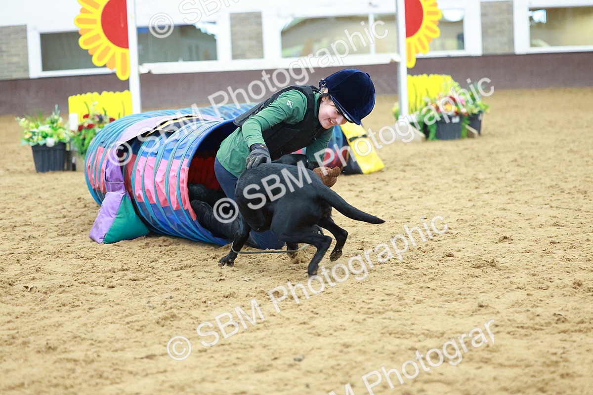 SBM_002398 - Class 3 - Horse & Hound (60cm)