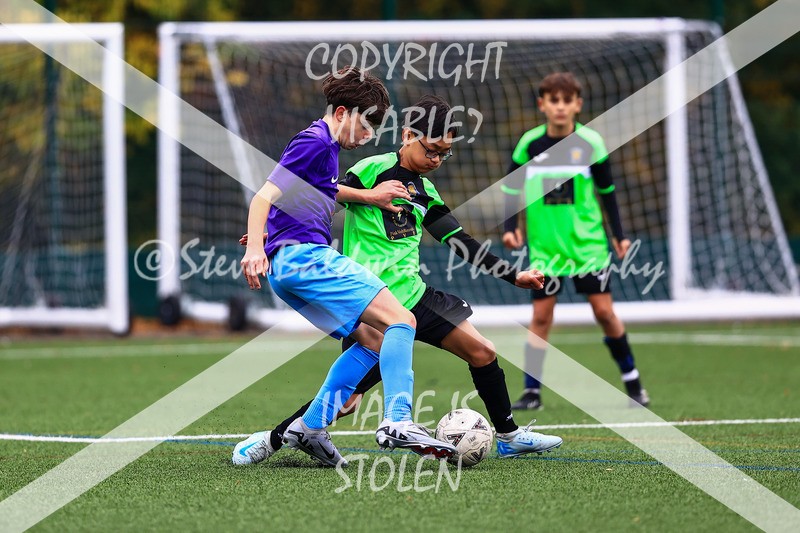 1DX30710 - 2025-10-12 FC Abbey Meads U14 Orange V Kingsdown Lions U14