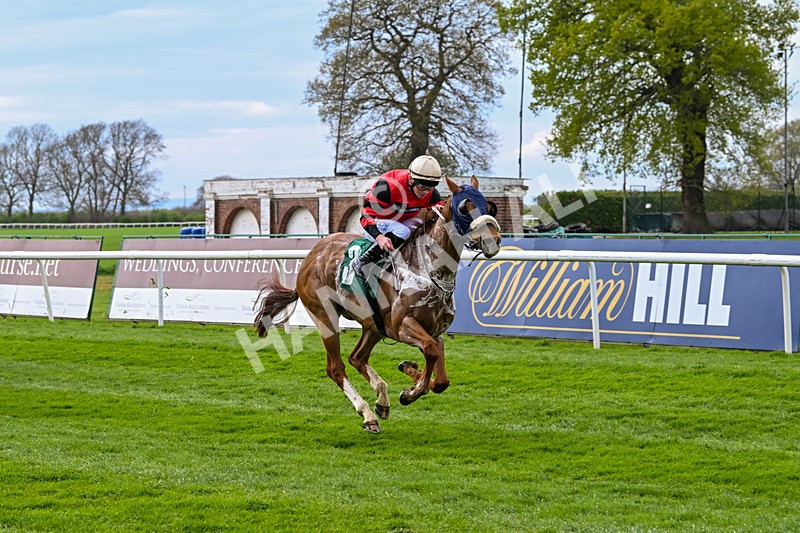 220425-Race 1-Kats Bob-8653 - Race 1