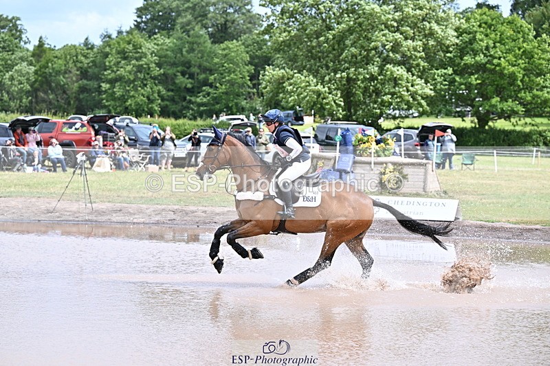 250525A-142733-16481 - D-468-Laura.Collett-LONDON.52