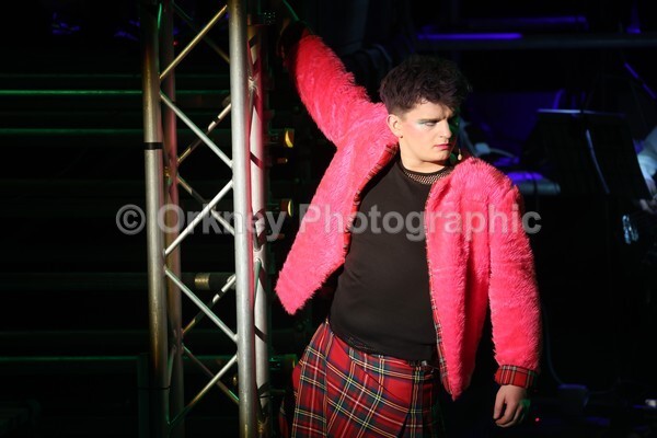 DAD13116 - We Will Rock You