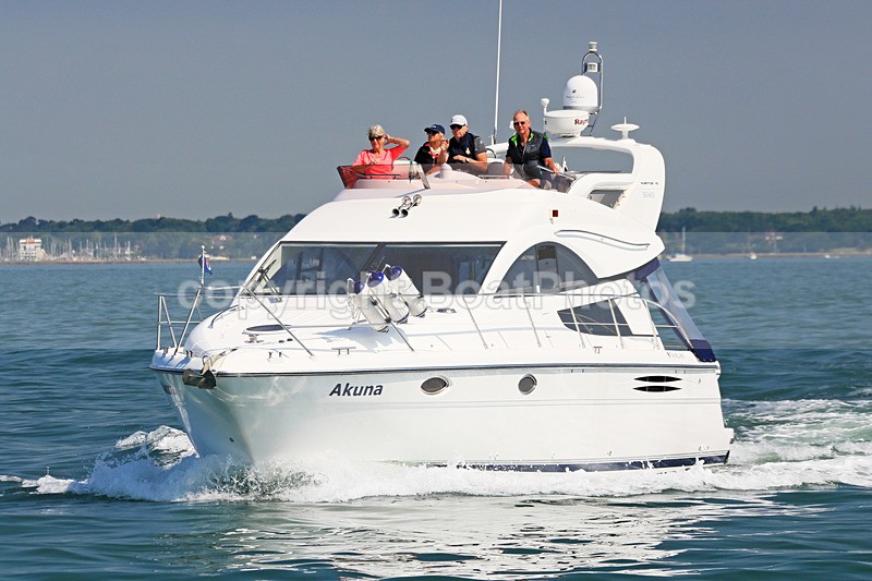 170618 AKUNA - FAIRLINE PHANTOM 40 1Y3A3847 - Flybridge Cruisers