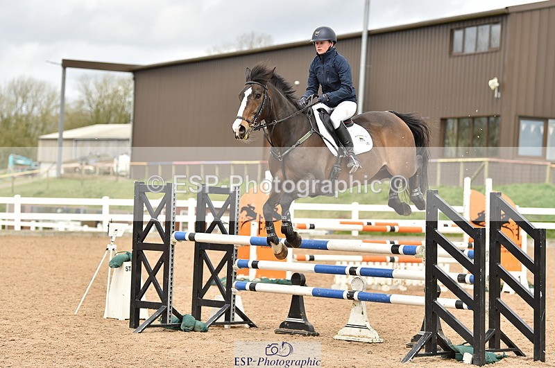 240403A-143326-00842 - Cls 4 Newcomers and 1.10m Open