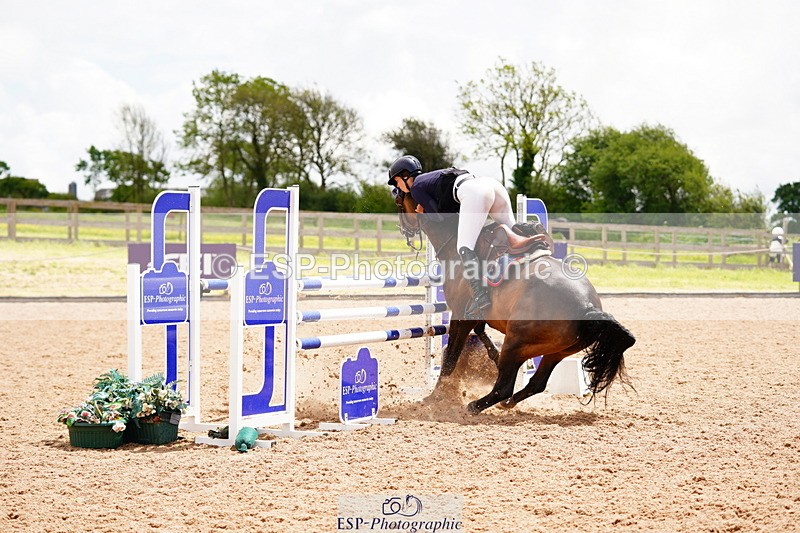 240526A-121638-08015 - Cls 26 Chard Equ 1.05m and 1.10m Grand Prix