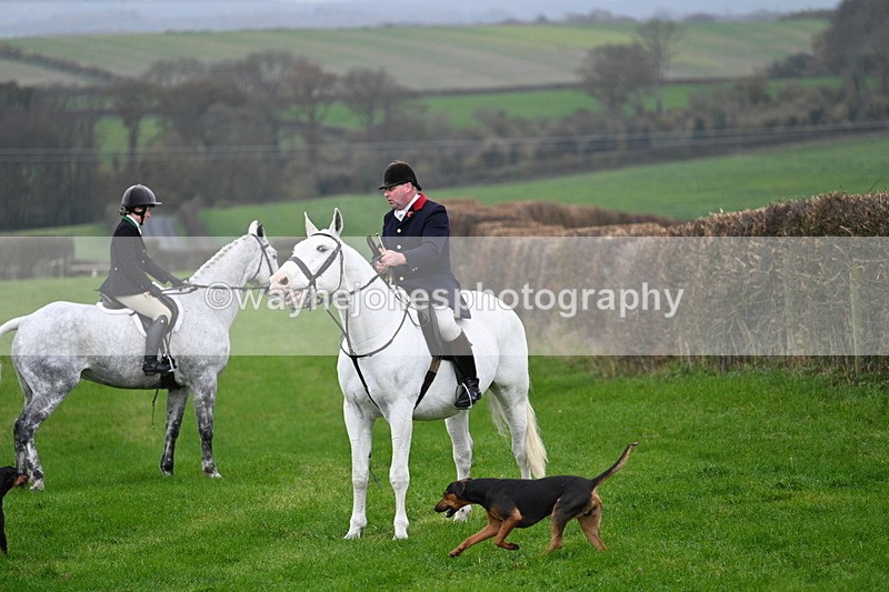WJ7_8819 - Meet Staff & Hounds