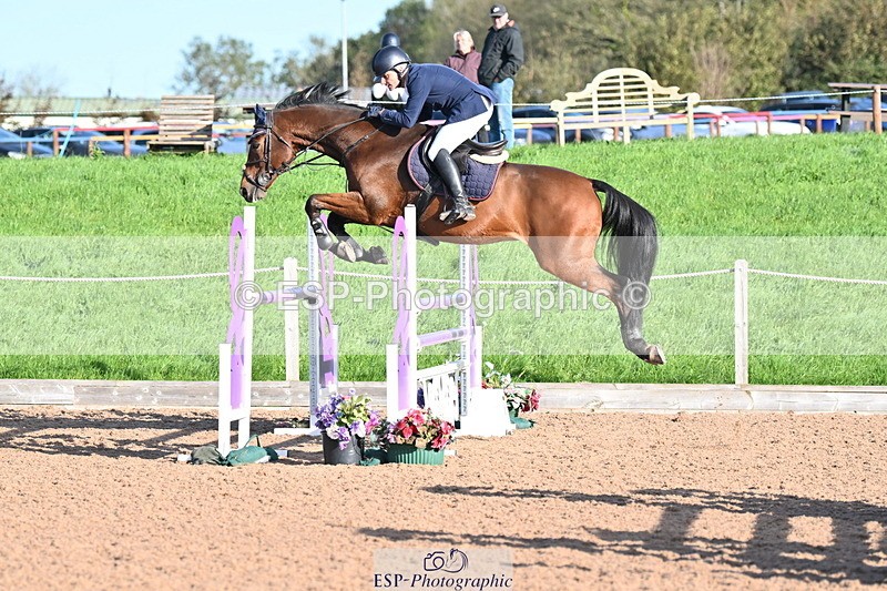 231015A-101004-07144 - Cls 28 Newcomers & 1.10m Open