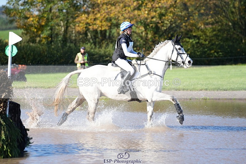 251024A-110452-07076 - A-011-Tara.Moore