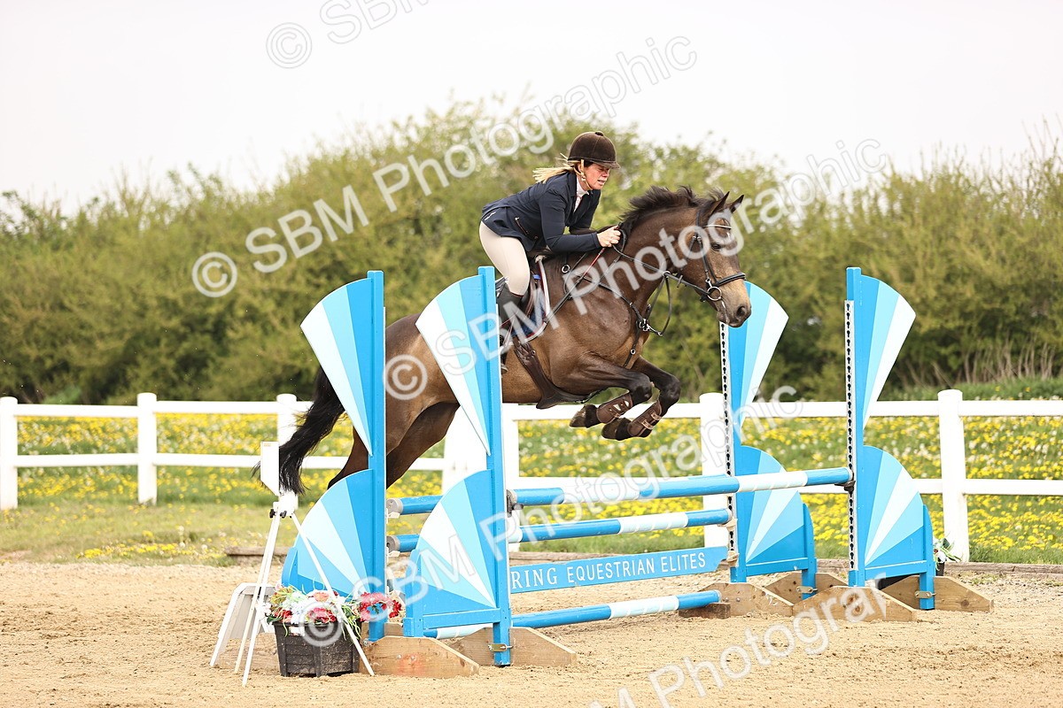  - Class 15 - Senior British novice - 90cm