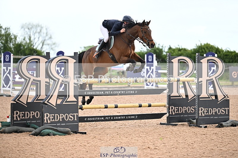 260513B-151127-01221 - Cls 6 Snr Fox and 1.20m Open