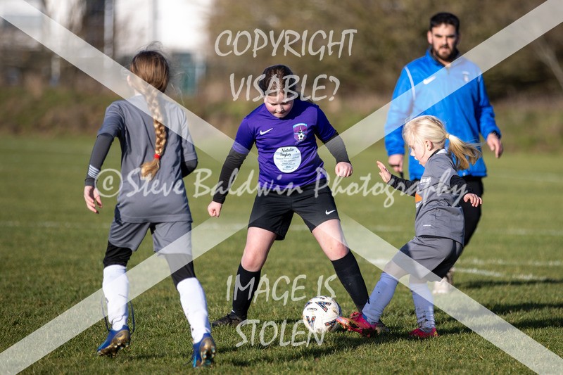 1DX30780 - 2026-01-17 FC Abbey Meads U9 Purple Girls V Develop FC U9 Girls