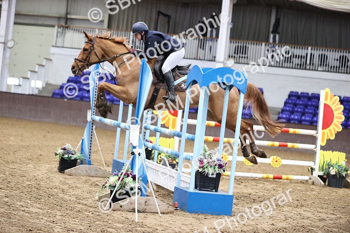 SBM_005411 - Class 17 - Senior Newcomers 1.10m