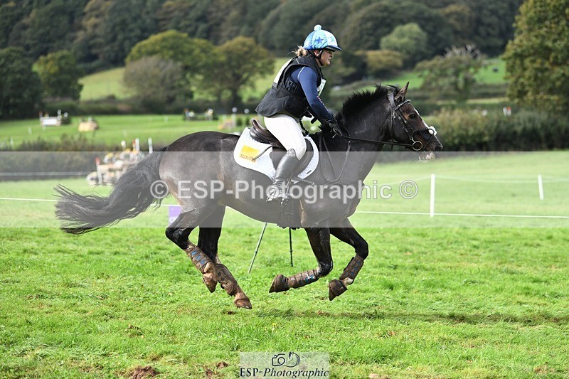 231021-135404-18154 - 444-REDHILL.SKANDEL-Emma.Stokes-SC+XC