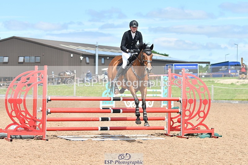 240609A-114002-04674 - Cls 17 Snr 1.05m Open