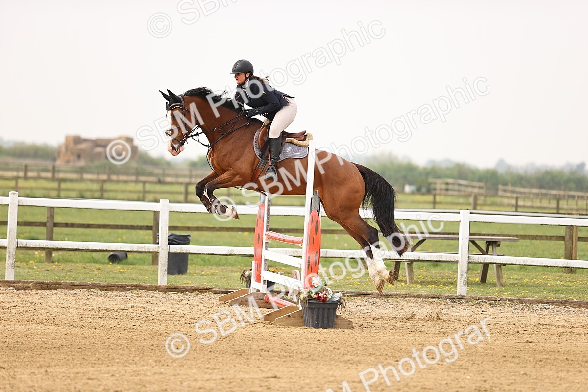  - Class 15 - Senior British novice - 90cm