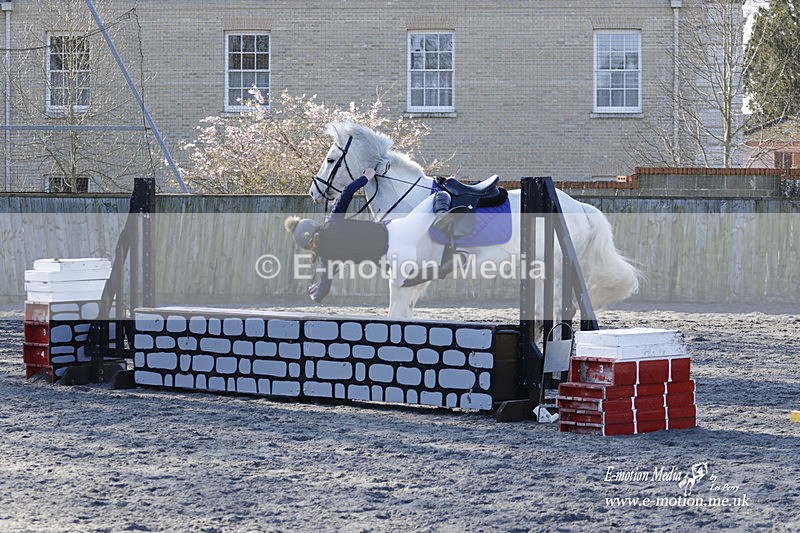 _EST0107 - Bourne Valley Riding Club Winter Showjumping 27/03/22