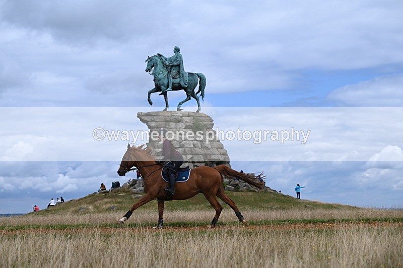DSC_7014 - Time at Statue 12:45 to 13:15